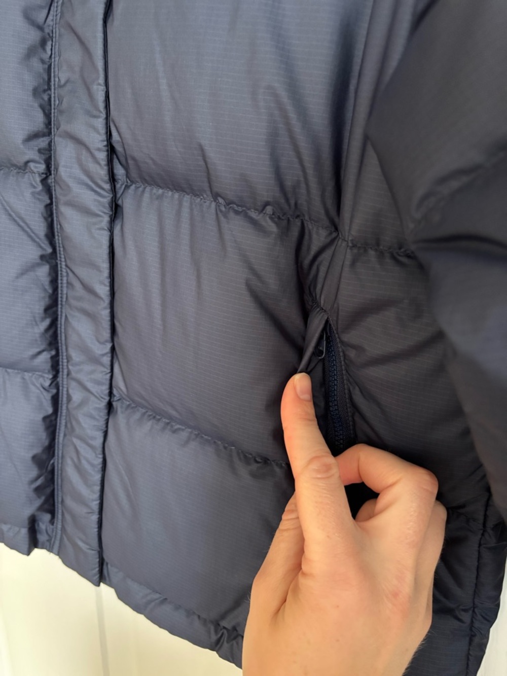 Outerknown Down Packable Daylight Rainbow Blue Ch… - image 4